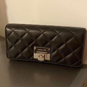 Michael Kors Astrid Quilted Wallet - EUC